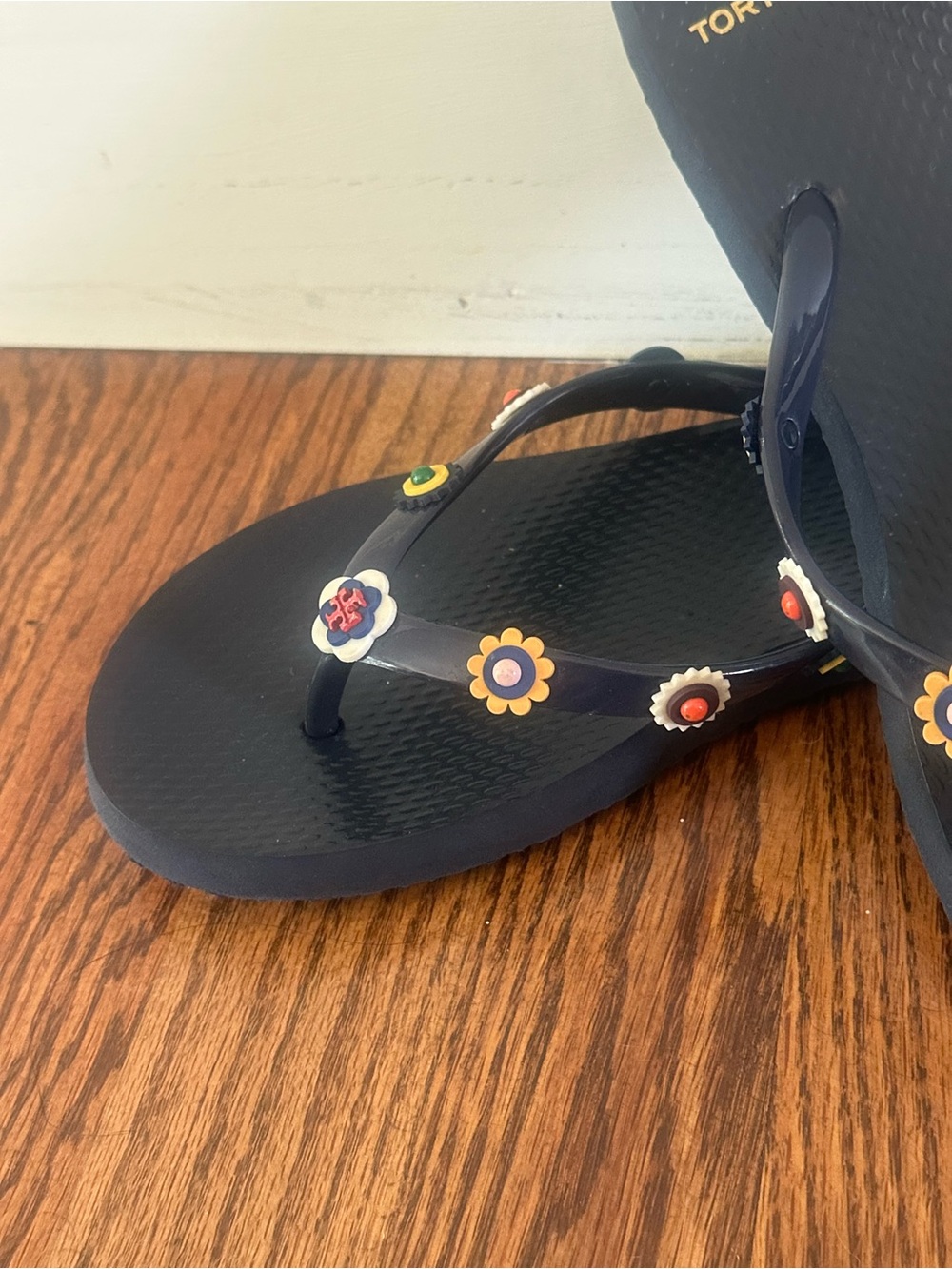 Tory Burch Marguerite 2 Rubber Jelly Flip Flop - Picture 3 of 11